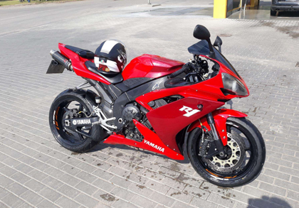 Yamaha R1
